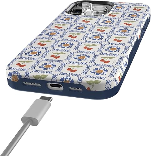 Vista 822 de Casely Funda para iPhone 15 Pro Jardín Secreto Flores mixtas Funda atrevida Compatible con MagSafe y botón de acción Jardín Secreto Floral
