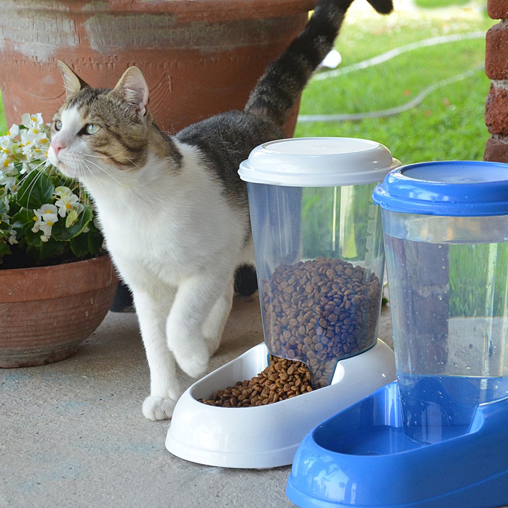 Ferplast Distributore d'acqua per cani e gatti NADIR Drinker 3 Litri per cani di piccola e media taglia, Fondo antiscivolo, 29,2 x 20,2 x h 28,8 cm Bianco
