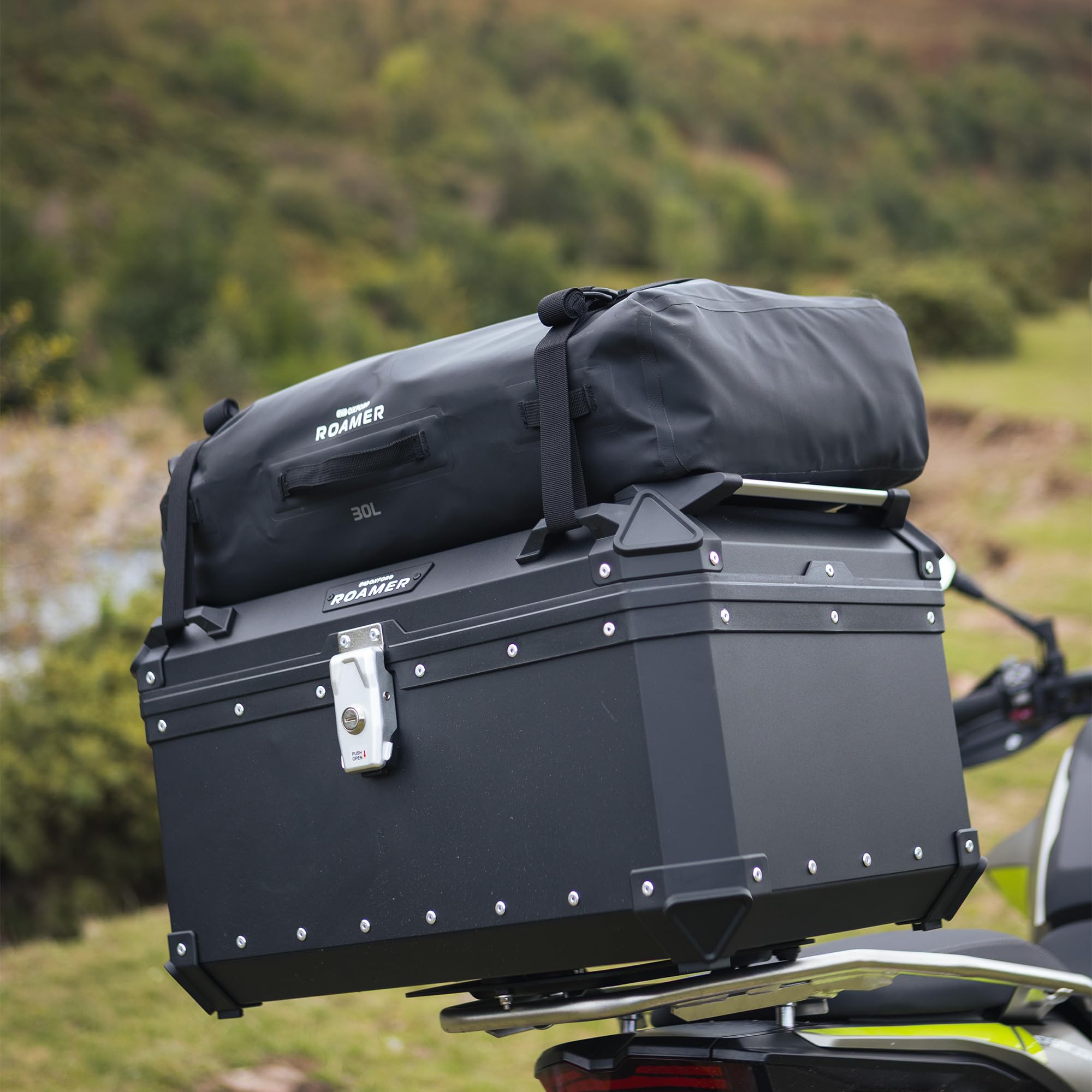 Oxford Roamer 30L Rolltasche | Wasserdichtes Motorradgepäck, Schwarz