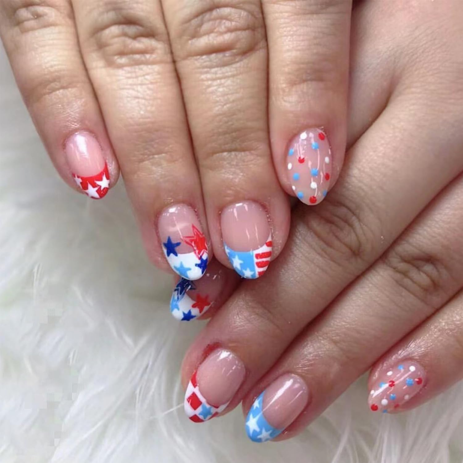 24Pcs 4th of July Press on Nails Short Round Independence Day Fake Nails with Designs French Tips Almond Glue on Nails Colorful Dots Star Patriotic False Nails Glossy Stick on Nails for Women Girls