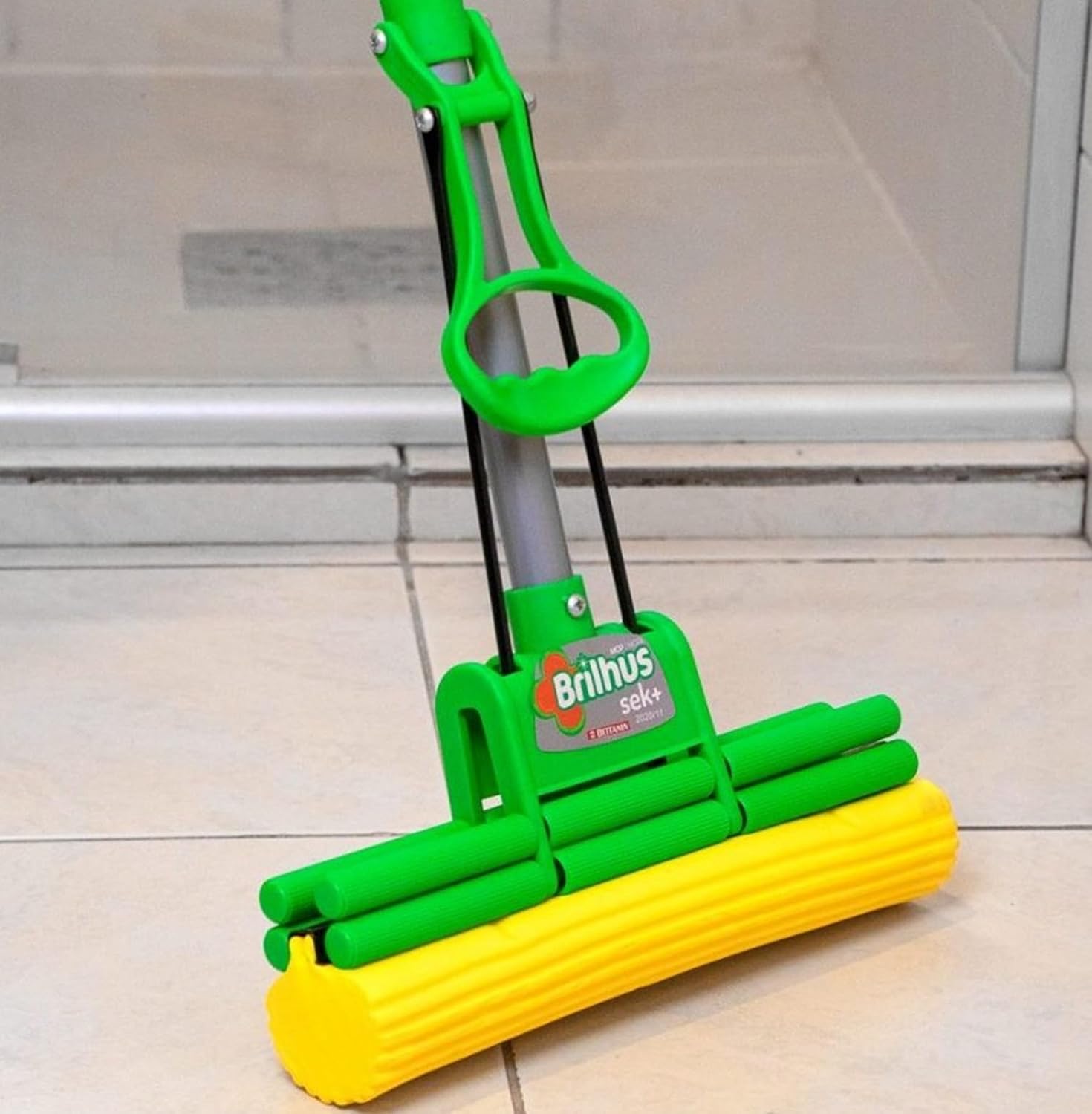 Brilhus - Mop Sek+ Lava e Seca com Esponja de Alta Absorção e Cabo Retrátil até 89cm para Limpeza Pesada, Bettanin
