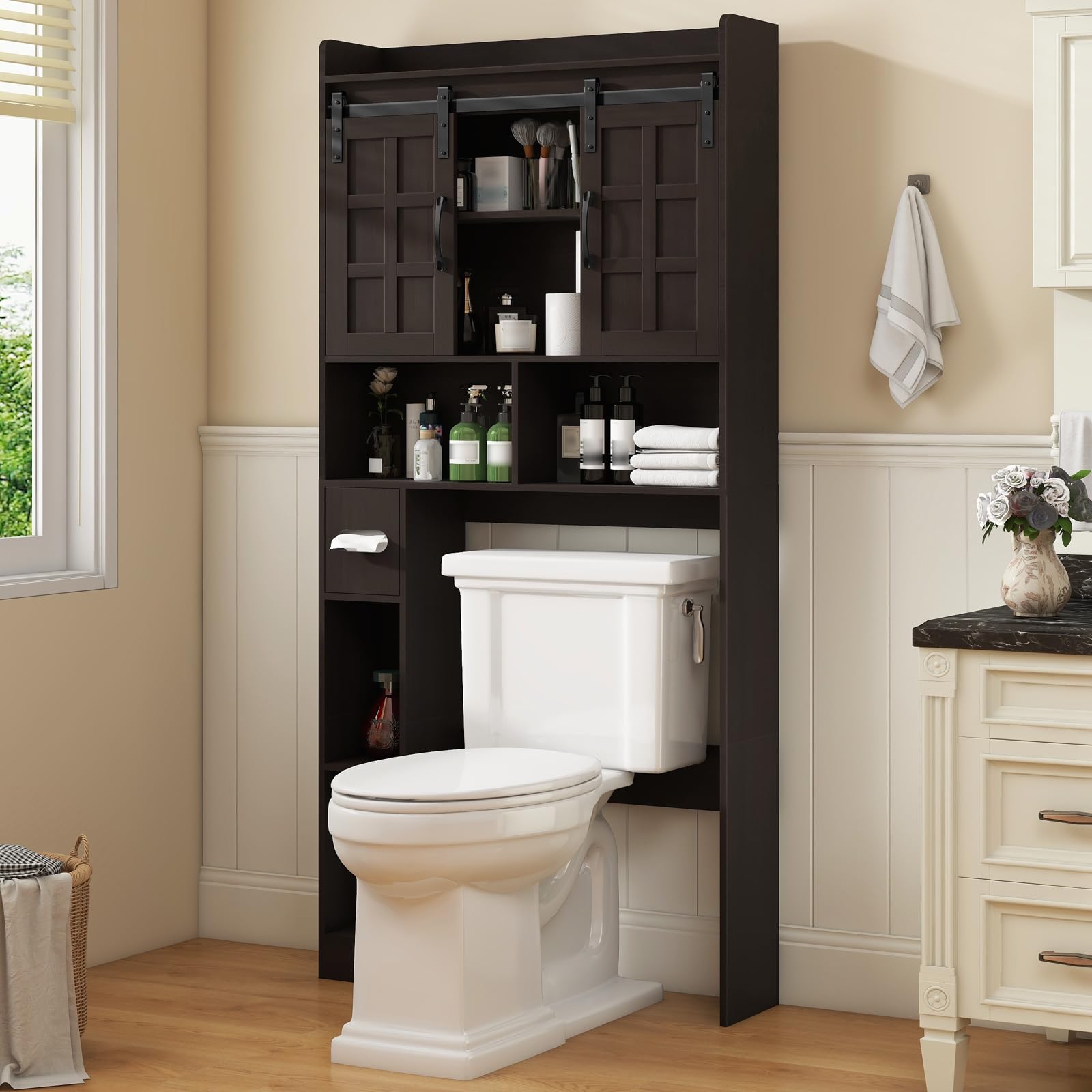Scaffale per WC con 2 ante scorrevoli e porta carta igienica | Armadietto da bagno autoportante in stile rustico bianco, 77 x 19 x 171,5 cm, con ripiano regolabile e modulo laterale