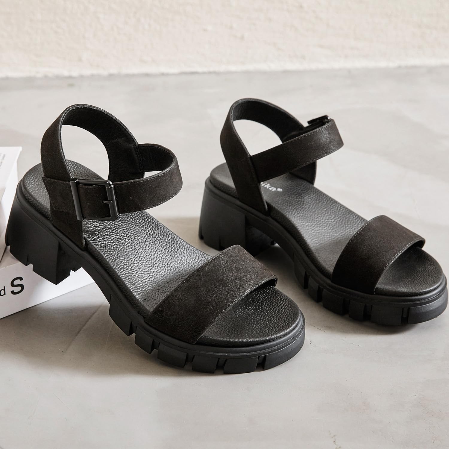 Luoika Women's Wide Width Block Heel Open Toe Sandals - Image 3