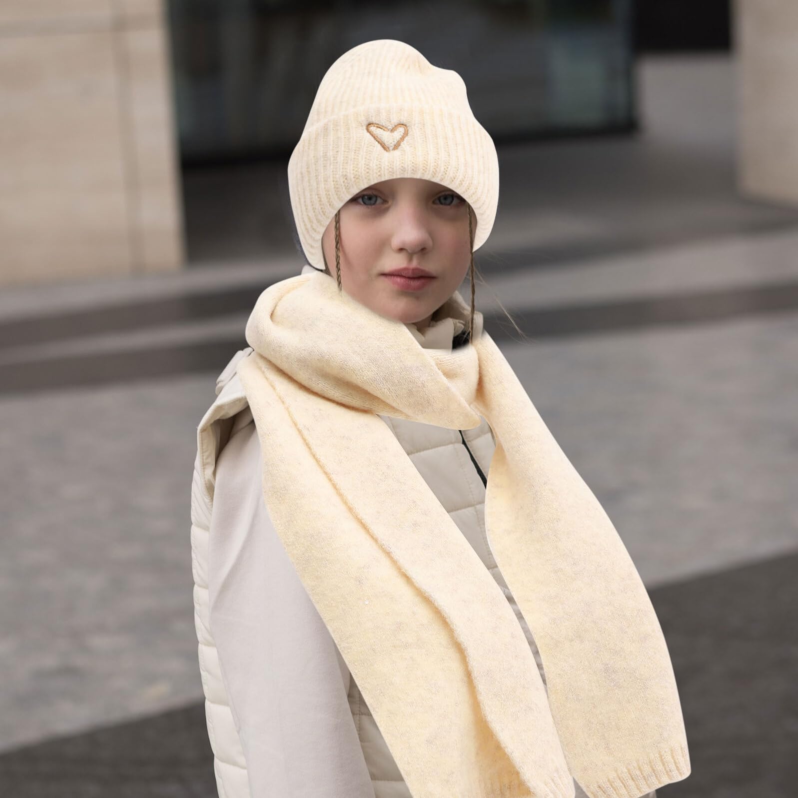 BESTYASH Cappello Caldo per Bambina con Sciarpa e Cuore Ricamato Invernale Decorativo Materiali Sicuri e Confortevoli