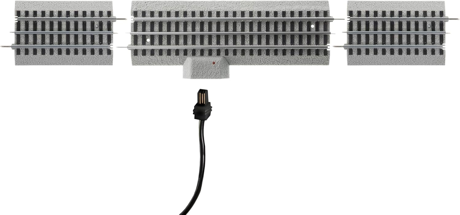 Lionel FasTrack Accessory Activator Track Pack, O Gauge Model Train Accessory, Insulated & Isolated Track Sections with Power Lock-On for Train Layout Accessories, Ages 14+