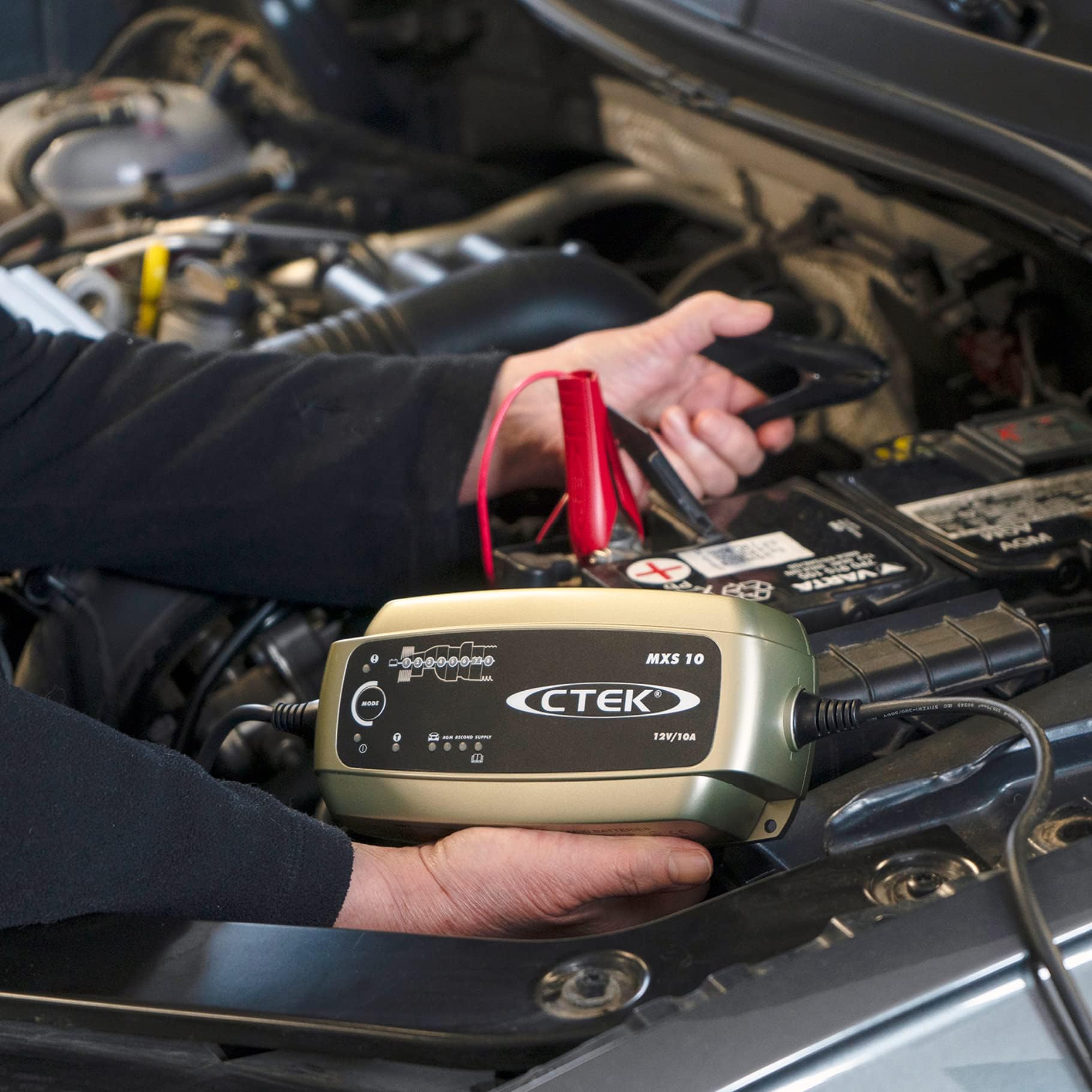 CTEK MXS 10 Cargador Batería 12V 10A, para Baterías De Vehículos Más Grandes, Barco, Camión y Caravana, Desulfatador De Batería con Función De Alimentación Y Opción AGM Dedicada