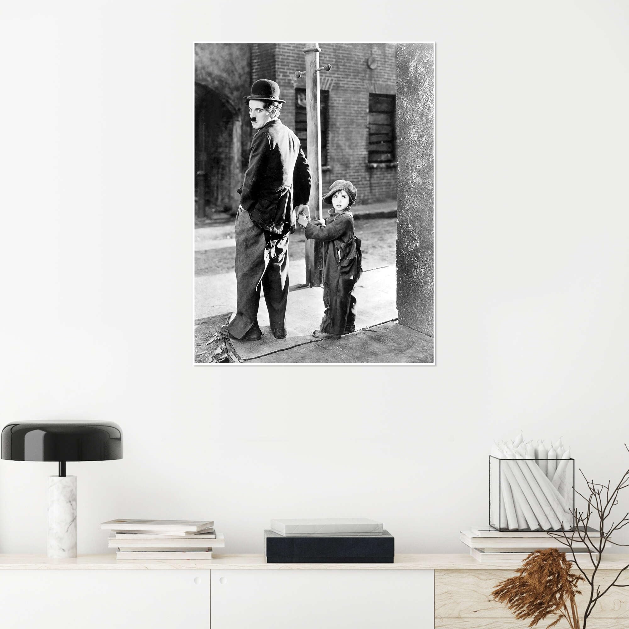 Posterlounge Il monello, Charles Chaplin e Jackie Coogan, 1921 Poster | 100 x 130 cm Nero e Bianco Quadri Decorazione per pareti