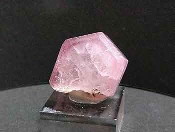 鉱物標本 ピンクアパタイト フッ素燐灰石 パキスタン産 母岩付き 鉱物標本 ピンクアパタイト フッ素燐灰石 パキスタン産 母岩付き