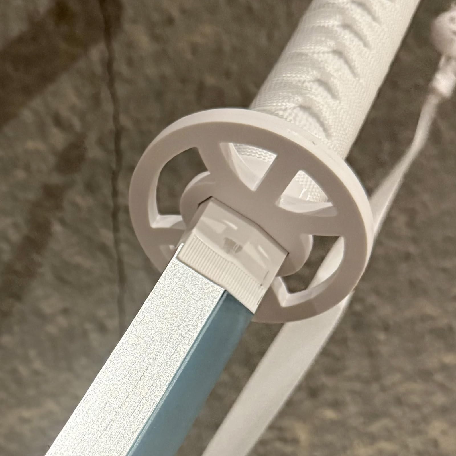 Sable de luz de 100 cm,Katana de Madera,Bokken Hecho a Mano con Banda Luminosa,Katana de bambú para Entrenamiento de Kendo,Cosplay,Fiesta,Regalo (Negro,Blanco)