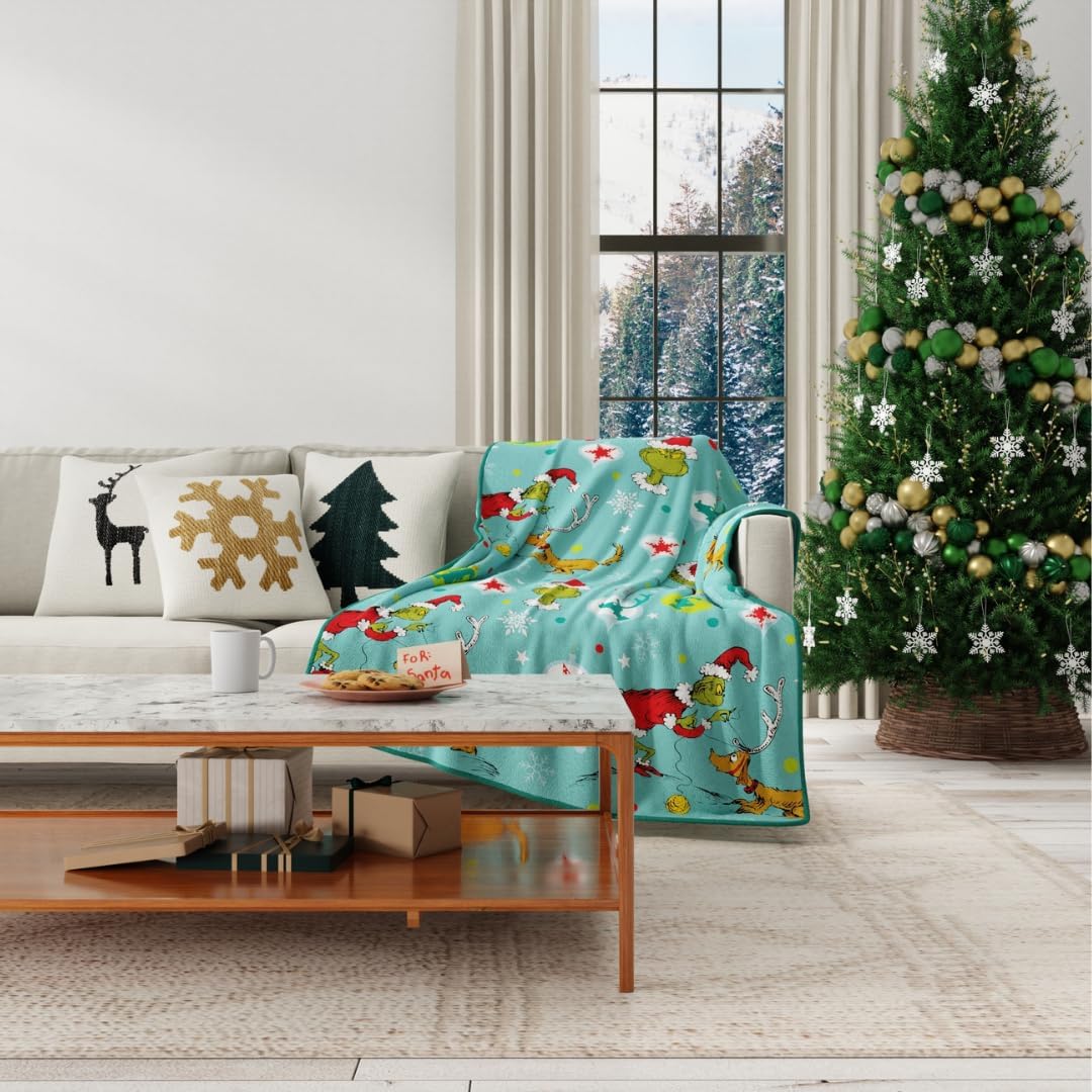 Franco Collectibles The Grinch by Dr. Seuss Holiday Christmas Super Soft Cozy Plush Throw, 40 in x 50 in, (Officially Licensed Product) - Image 7