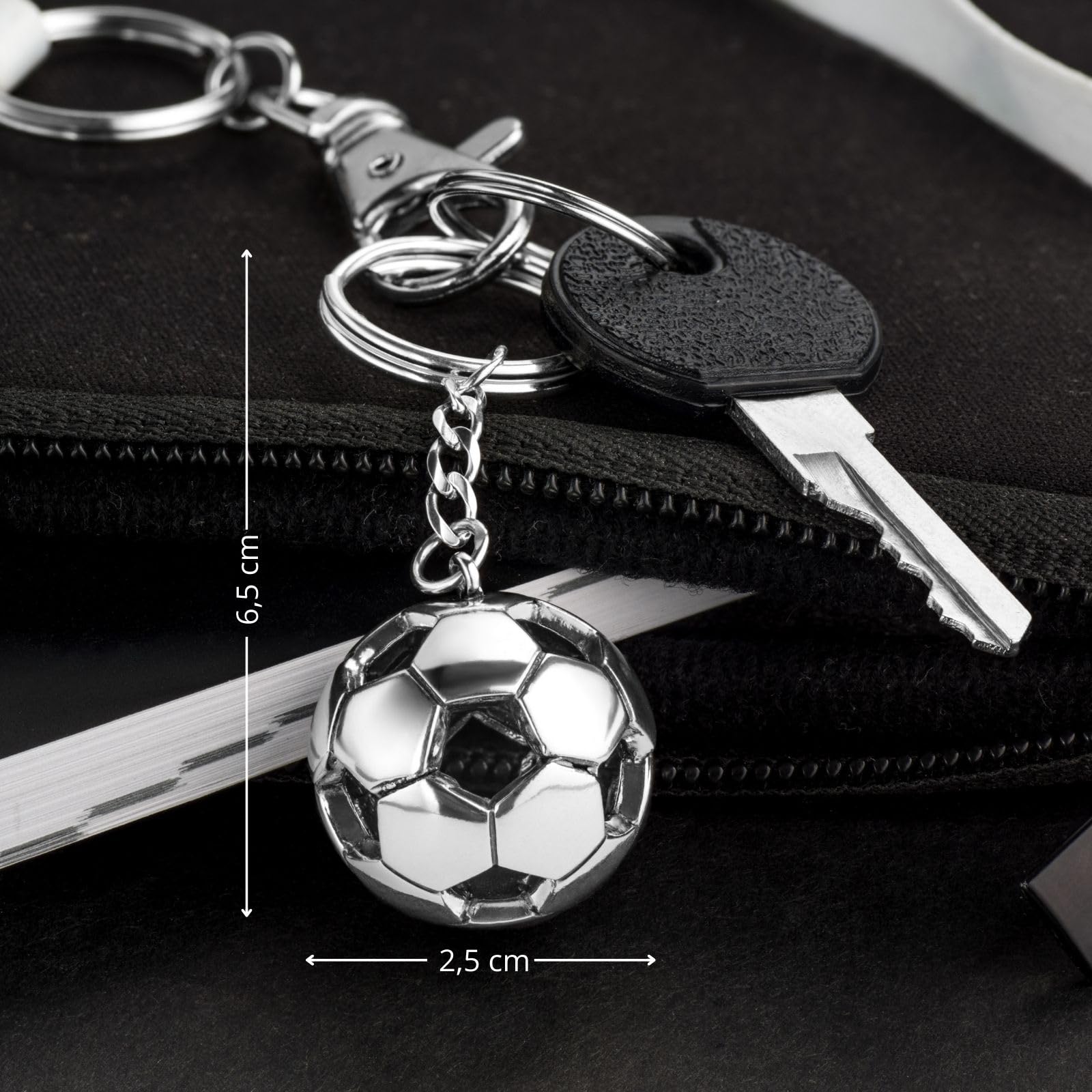 Portachiavi Maschile Design Calcio Realizzato In Argento Nichel-Free Lucidato