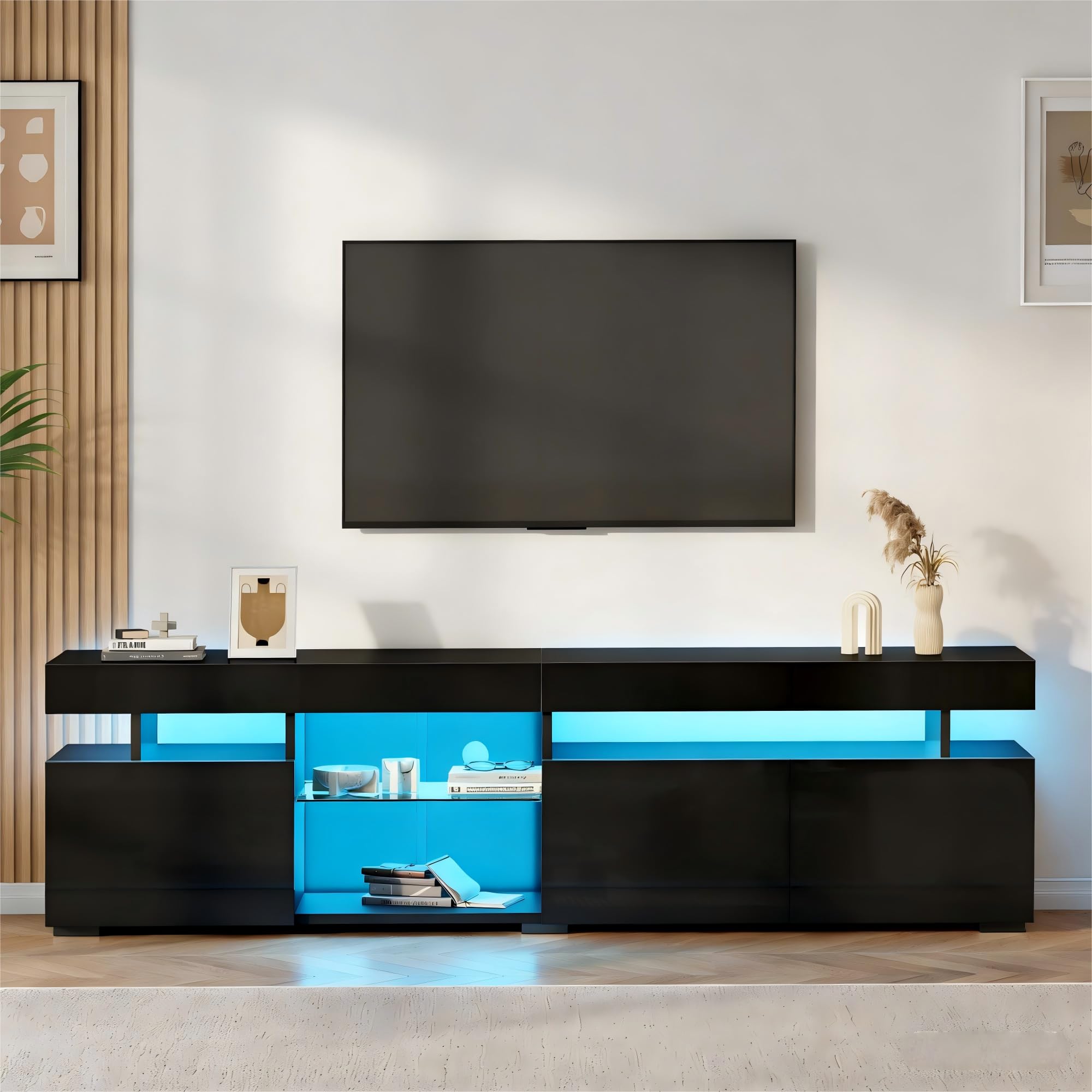 Structure en bois robuste pour le meuble TV LED de 180cm au design épuré