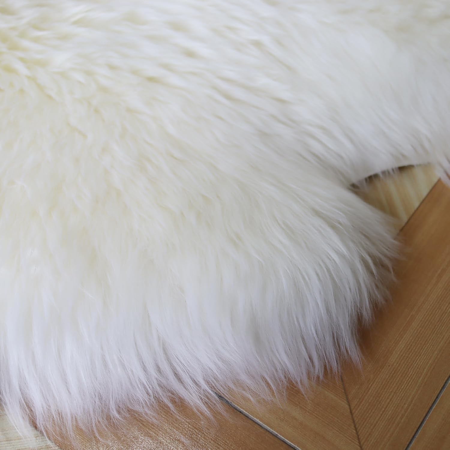 Champlus Genuine Australian Merino Sheepskin Rug, 5x7 ft Sheep Skin Rug, Lambskin Area Rug, 6-Pelt, White