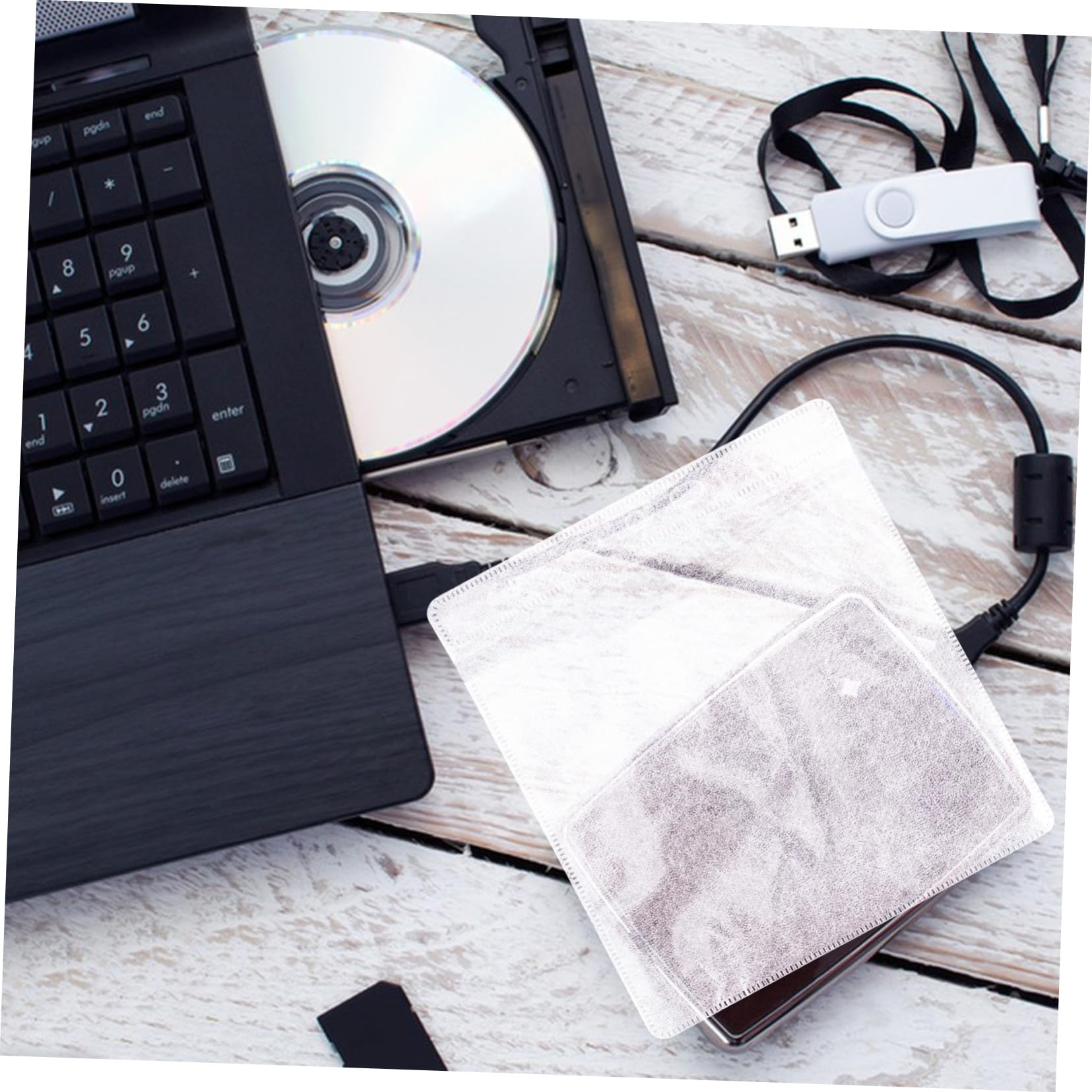 ERINGOGO 600 Piezas Fundas para CD Transparentes Gruesas Unidades Protección contra Arañazos Almacenamiento Portátil para Discos Uso Personal y Profesional