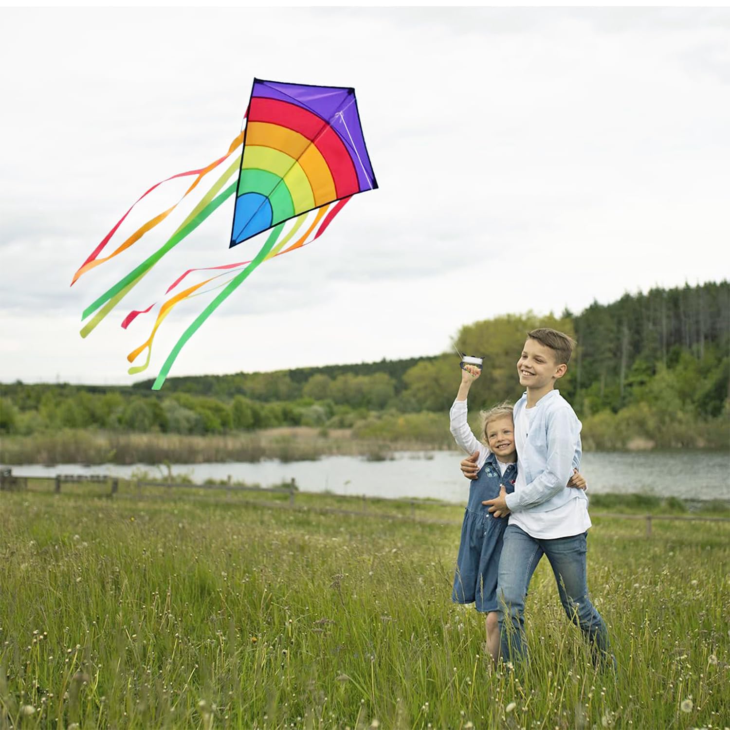 Kinder Drachen Regenbogen Delta – Leichter Einsteiger-Drache Mit Schnur & Schwänzen, 64x158 Cm, Ab 3 Jahre