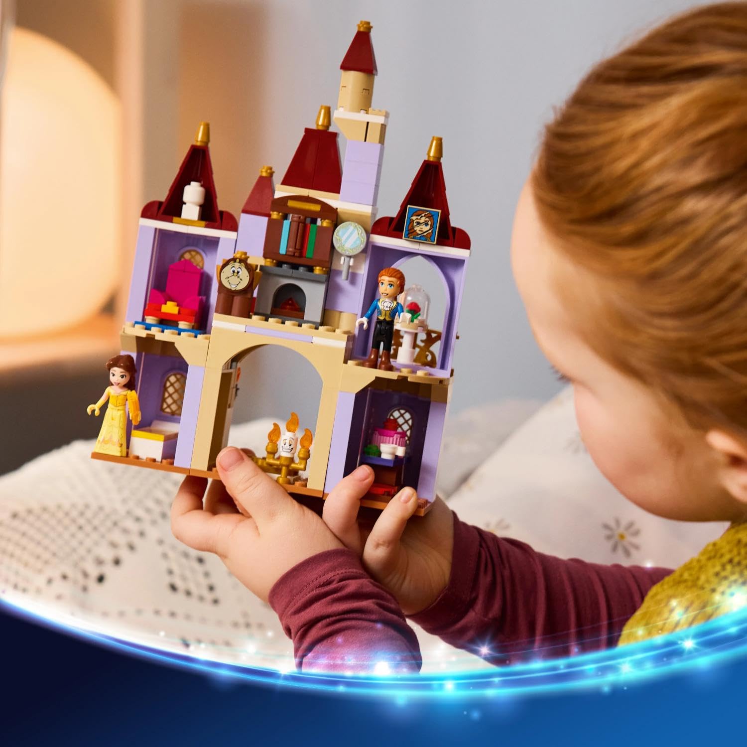 LEGO | Disney Princess Belle e il Castello Incantato della Bestia - Giocattolo con 2 Mini Bamboline e Figura di Lumière - Regalo per Bambine da 5 Anni in su e per Fan della Bella e la Bestia - 43289