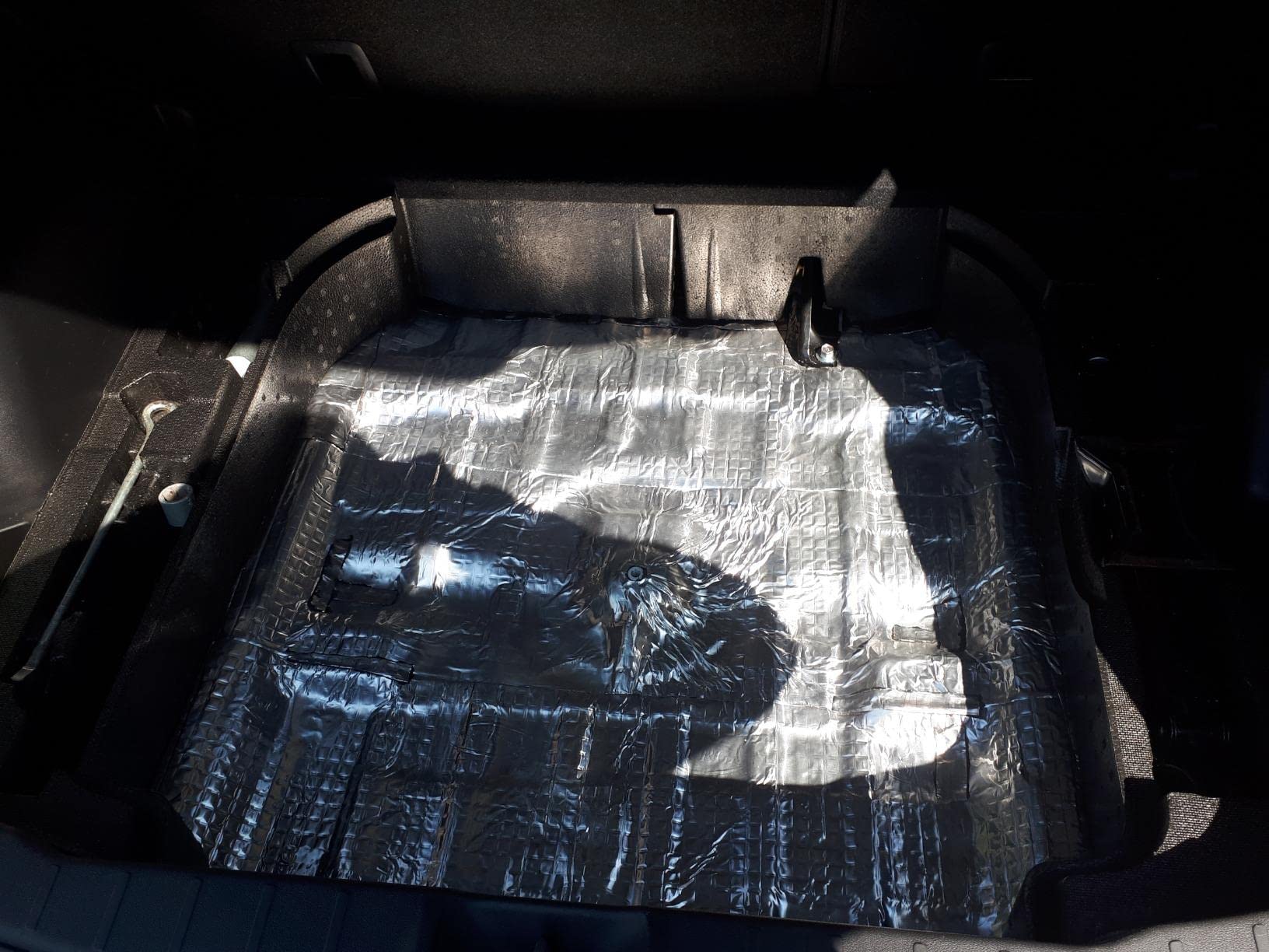 Tappetino isolante in alluminio butilico, 50 x 400 cm, autoadesivo, anti-rumore, isolamento del veicolo, 2 mm, isolamento acustico per auto, protezione dal rumore in gomma butilica