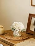 BLOSMON Faux Fleurs blanches avec Vase: Petit Table de Café Décor Salle de bain Hydrangea Faux Flowers in Vase Bureau Étagère Accueil Salon Chambre Table de nuit Vanity Décorations Arrangement floral