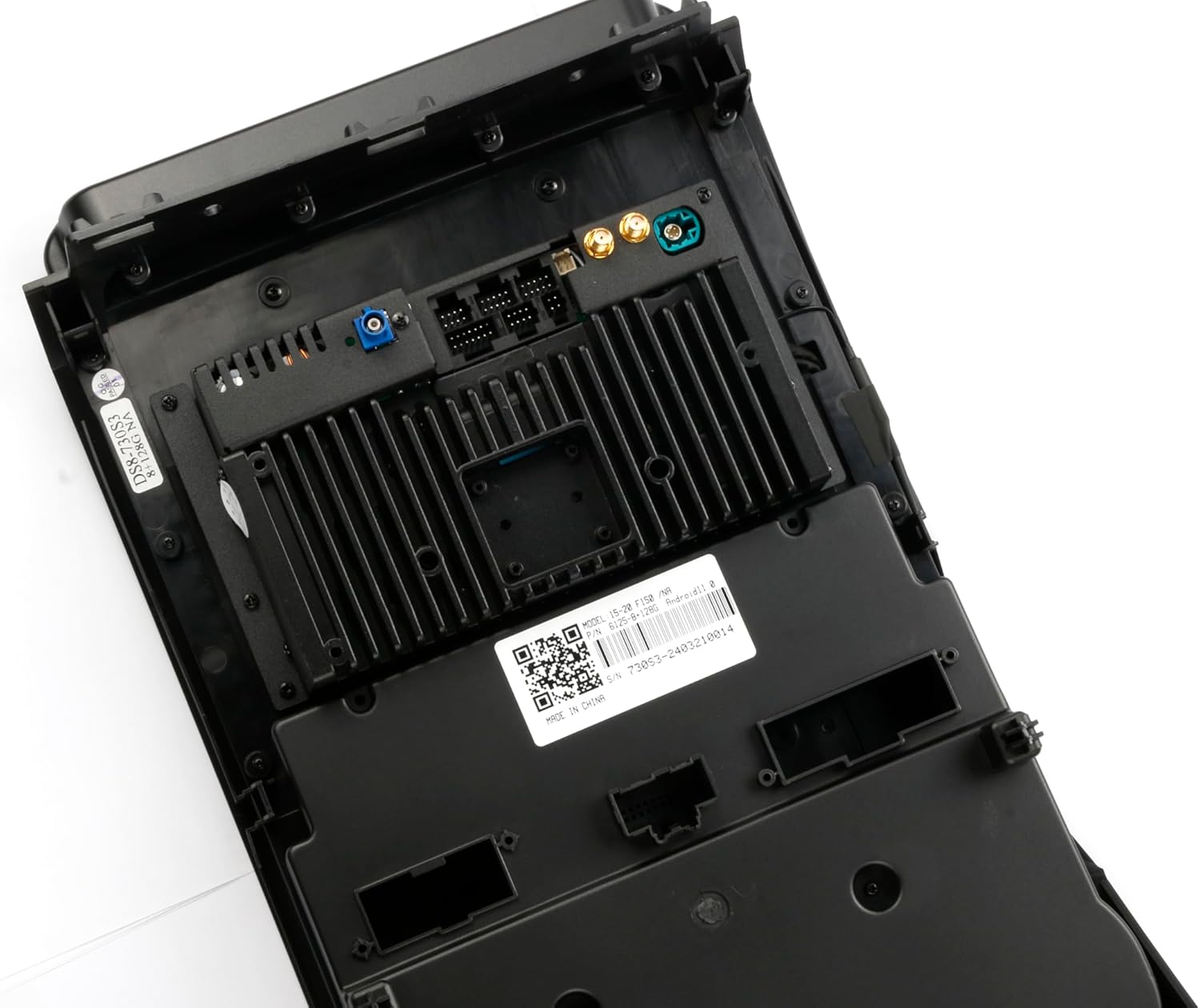 belakang view of the ZWNAV car radio showing various connection ports for power, USB, GPS, and other accessories.