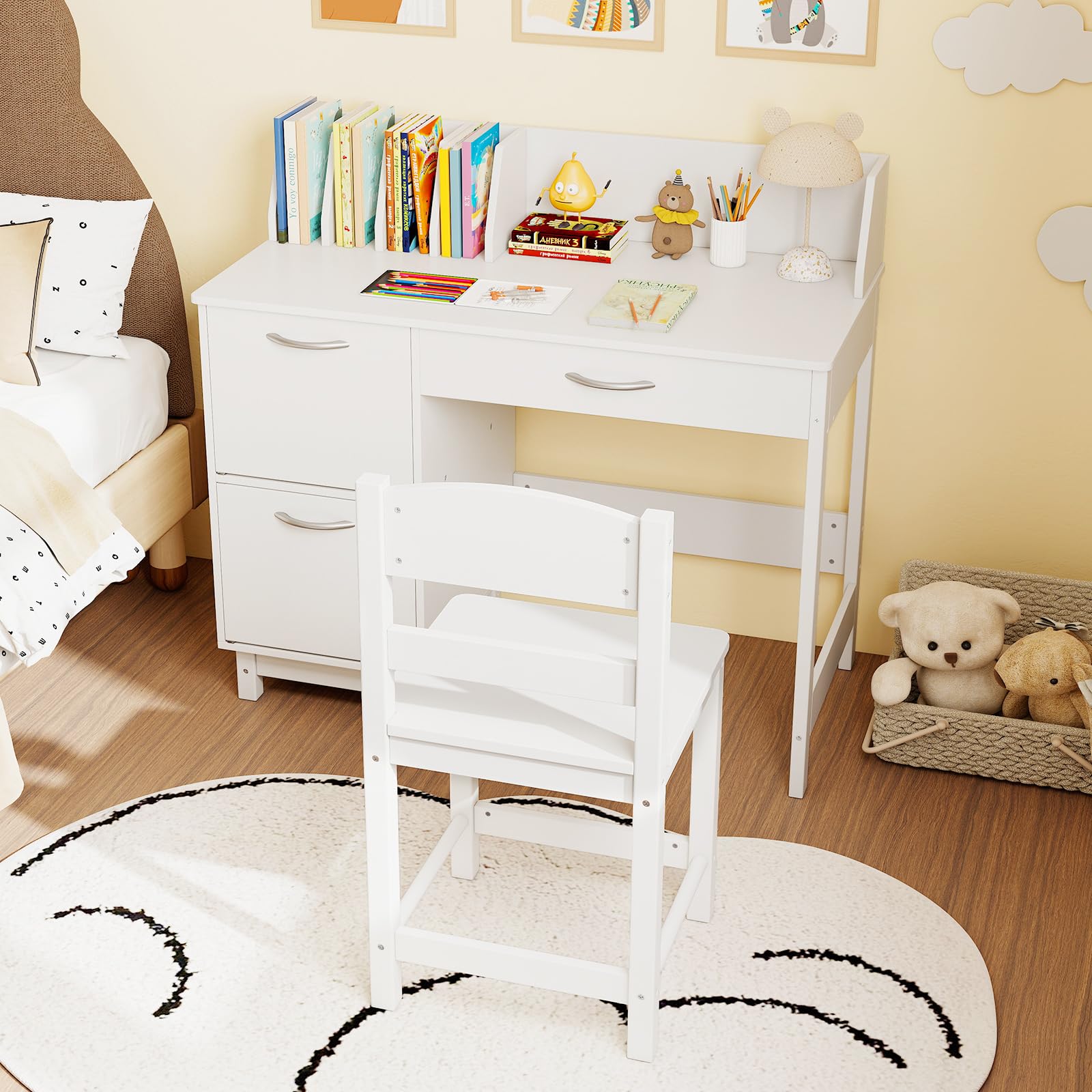 LIFEZEAL Set Scrivania e Sedia per Bambini 3+Anni, Scrivania per Cameretta con Cassetto, Libreria, Armadietto, Banco Scuola, Tavolo da Studio, Sedia con Schienale, in Legno, Giocare, Studiare (bianco)