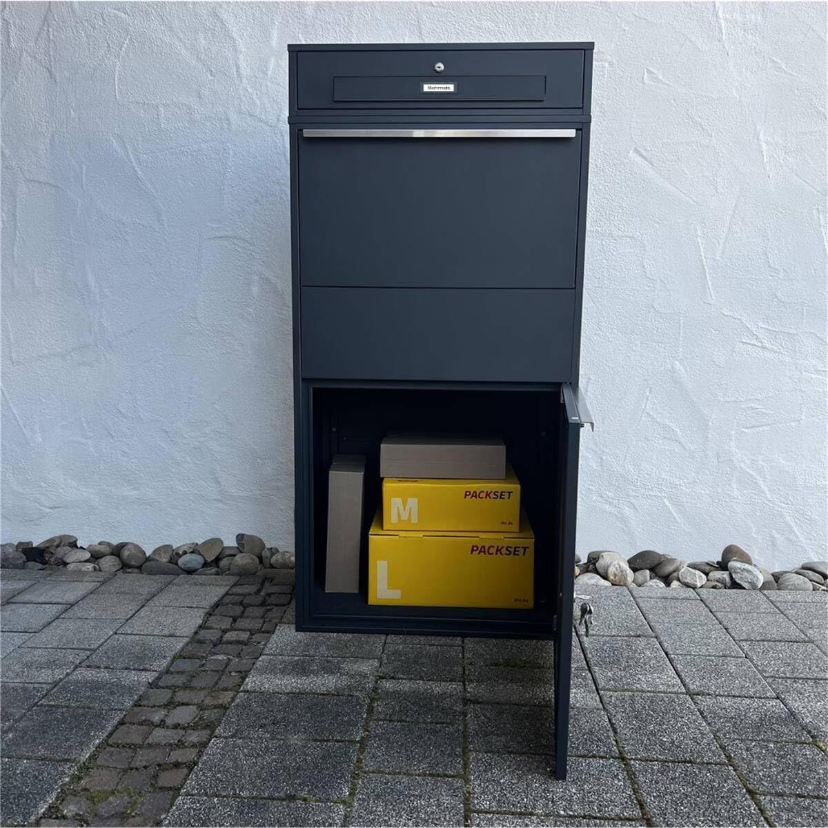 Metzler Paketbox draussen groß XXL mit Briefkasten, Paketbriefkasten in Anthrazit mit austauschbarem Namensschild, Briefkasten mit Paketfach stehend in RAL 7016, Postkasten freistehend | Bispo MAX RE