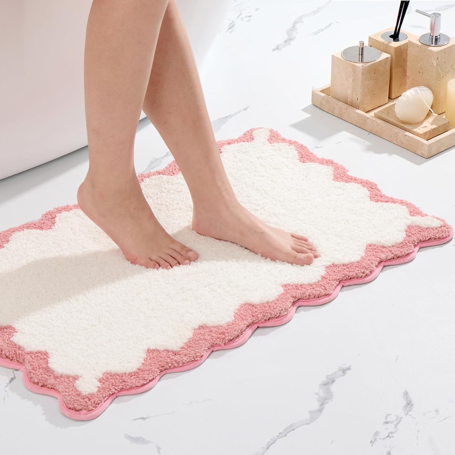 ORTIGIA Scalloped Pink Bathroom Rugs Non Slip Washable, Quick Dry Absorbent Soft Plush Microfiber Bath Mats, Bath Rugs for Bathroom Floor Carpet for Sink Bedroom, Pink and White, 20×32