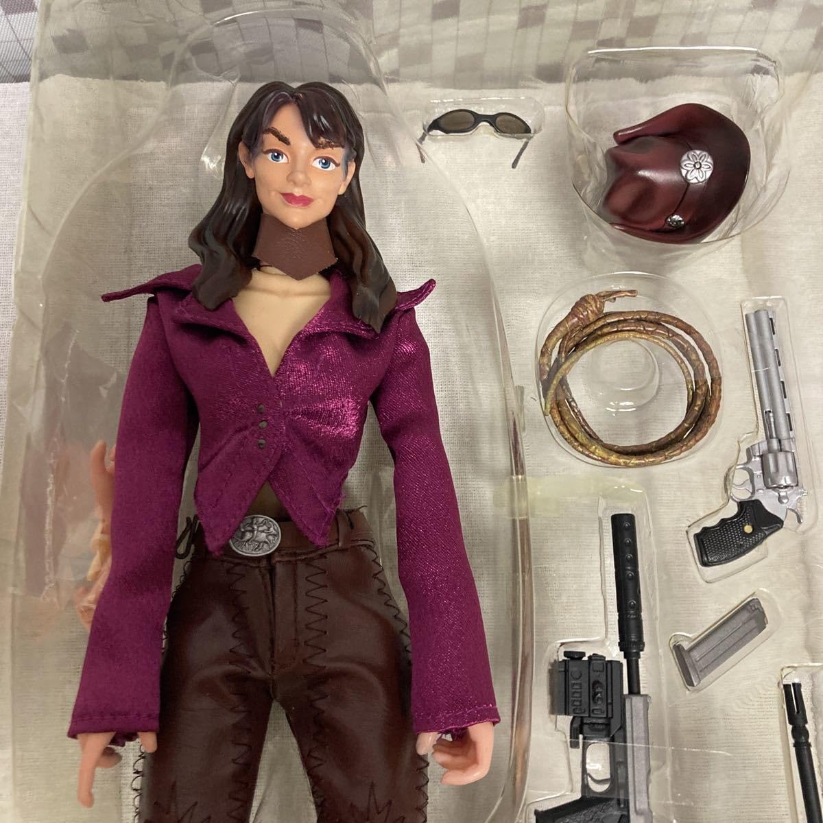 Amazon | igoo SYDNEY SAVAGE-シドニー・サベージ Danger Girl