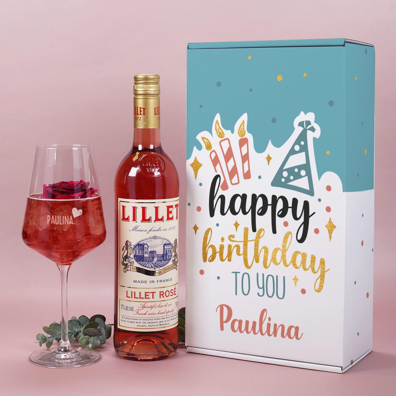 Herz & Heim® Happy Birthday - Geschenkset mit graviertem Weinglas, Geschenkbox und einer Flasche Lillet Rosé