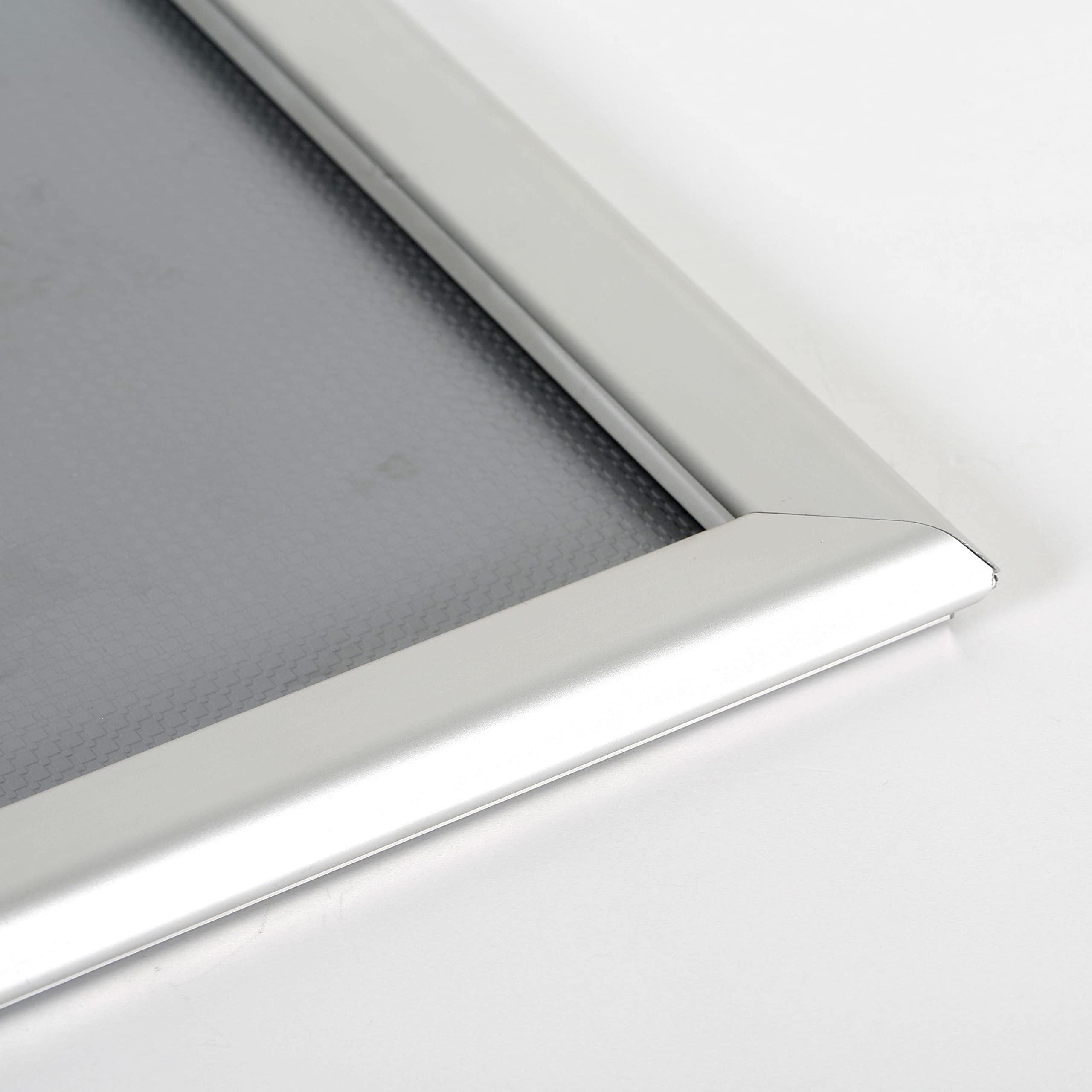 M&T Displays Marco de póster plateado de 1.25 pulgadas, perfil de aluminio de carga frontal, montaje en pared, fotos, documentos, certificados, soporte para carteles, esquinas ingletadas, cubierta