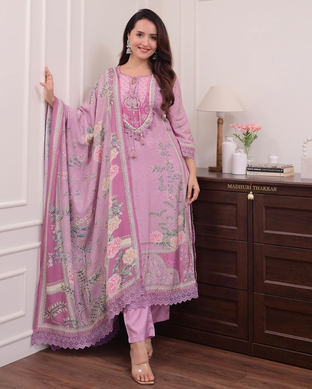RangMahal Damen-Anzug aus reiner Baumwolle, indischer lila Musselin, Pakistanischer Anzug mit Digitaldruck und Handstickerei, Hose und Dupatta-Set, Lavendel, Medium