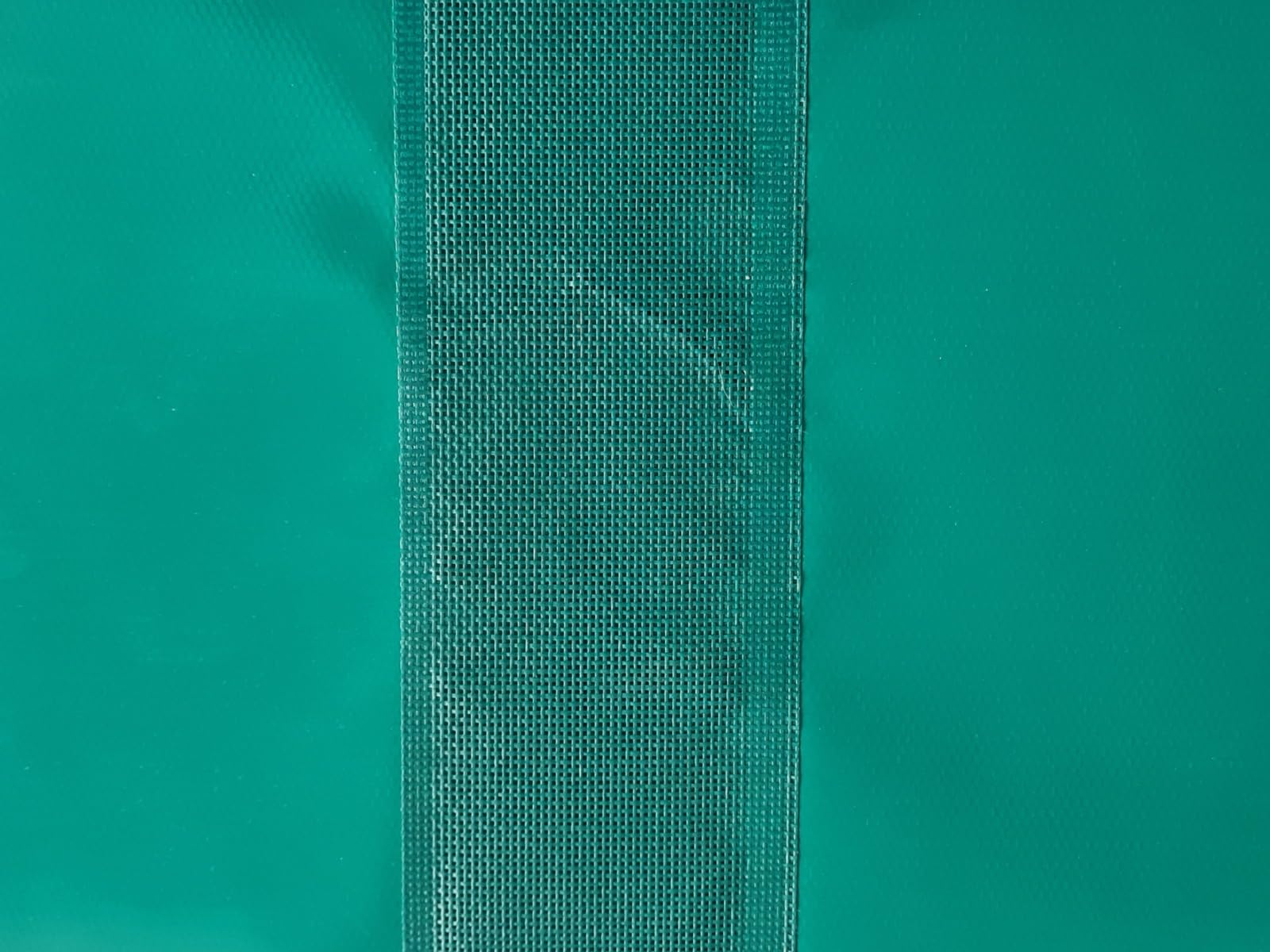 Bâche d'Hivernage Verte 6,60 x 3,60 m pour Piscine Maximum 6 x 3 m avec Grille Centrale d'Evacuation - Fabrication Française - Direct Usine - 550 g/m² - Livrée avec Sandows Cabiclic + Pitons Crosse