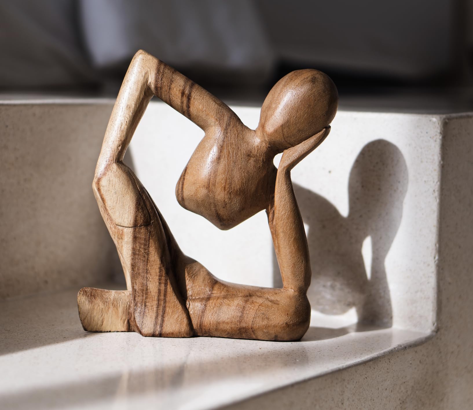 Escultura abstracta de madera relajada, tallada a mano en Bali, adorno minimalista moderno para decoración del hogar, arte de madera balinesa hecho a mano, 20 cm