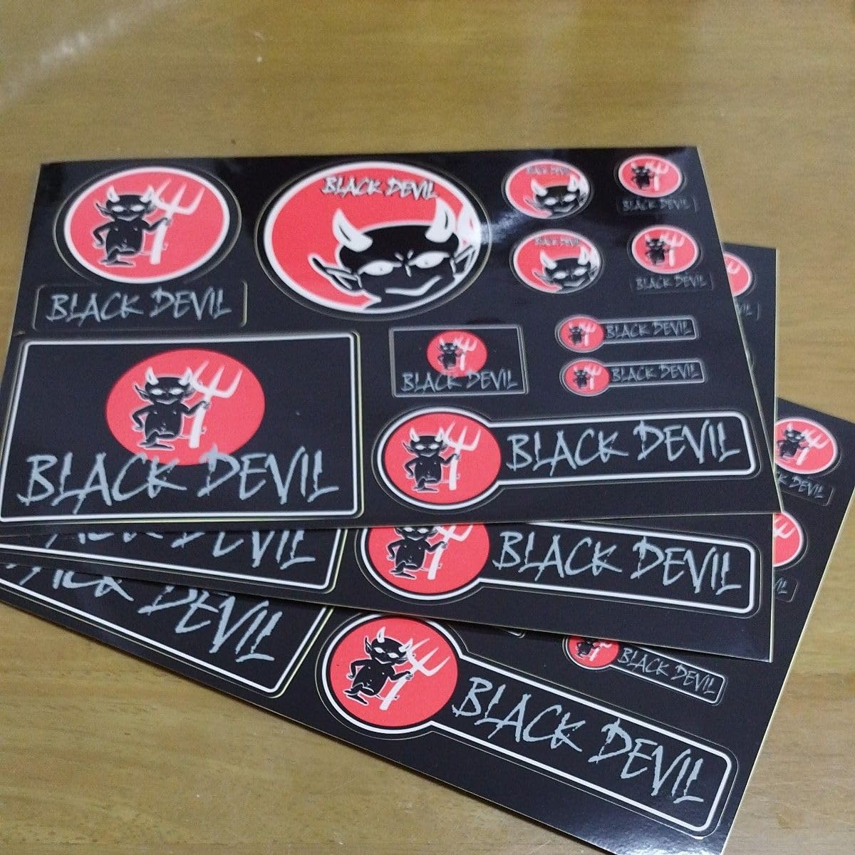 ブラックデビルフィギュア2 体　 ステッカー6枚 Amazon.co.jp: ブラックデビル ステッカー 3枚 : おもちゃ