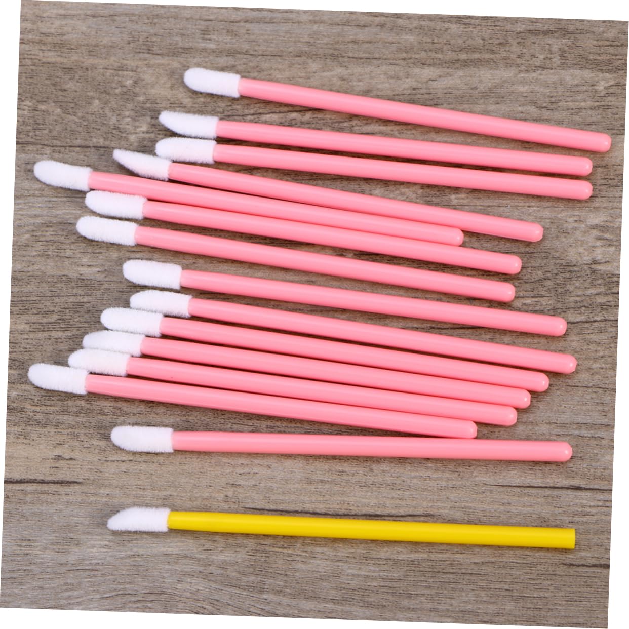 Healeved 300 Pack Disposable Lip Brush Stick Makeup Tool Kit Lipstick Applicator Soft Bristles for Full Lips