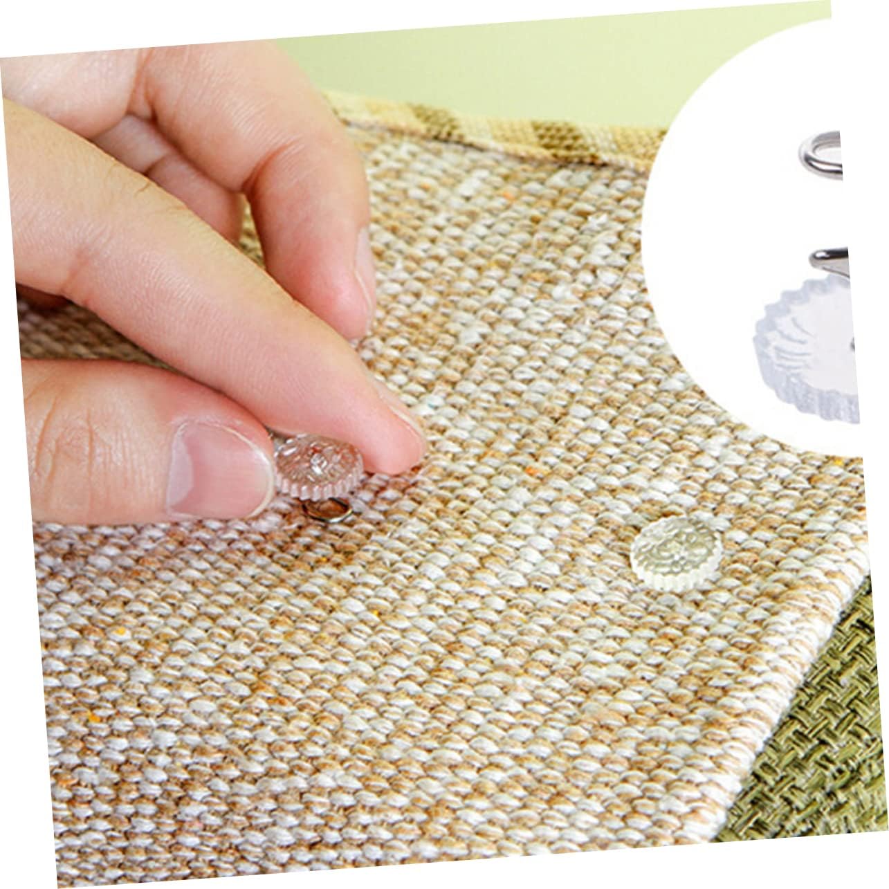 Non-Slip Quilt Bed Sheet Fasteners Twisted Nail Clips for Sofa and Mattress Covers Secure Upholstery and Duvet Holders for Easy Use