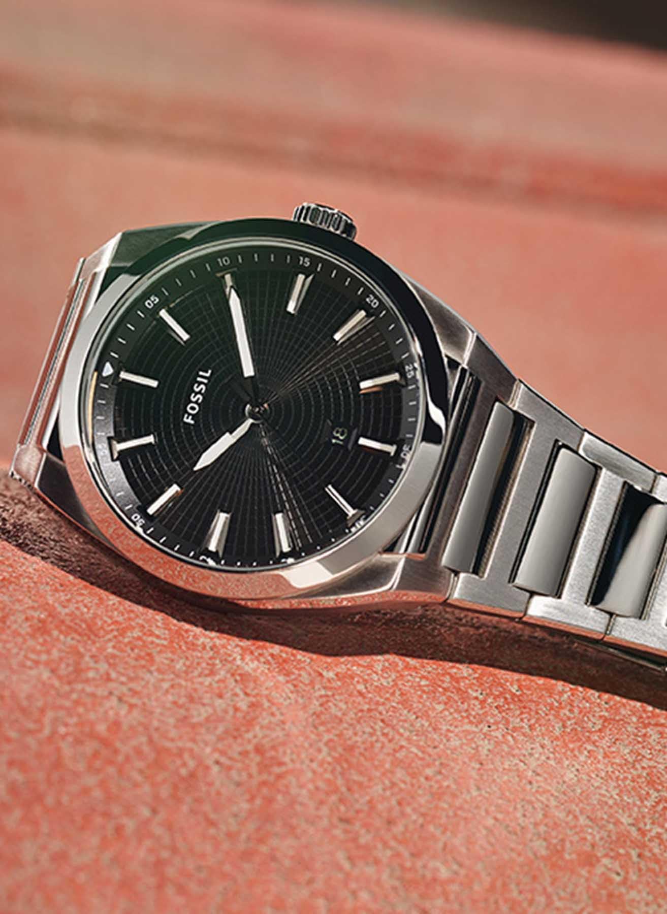 Fossil Reloj Everett para Hombre, Movimiento de Cuarzo con Fecha a Tres Agujas y Correa de Piel o Acero
