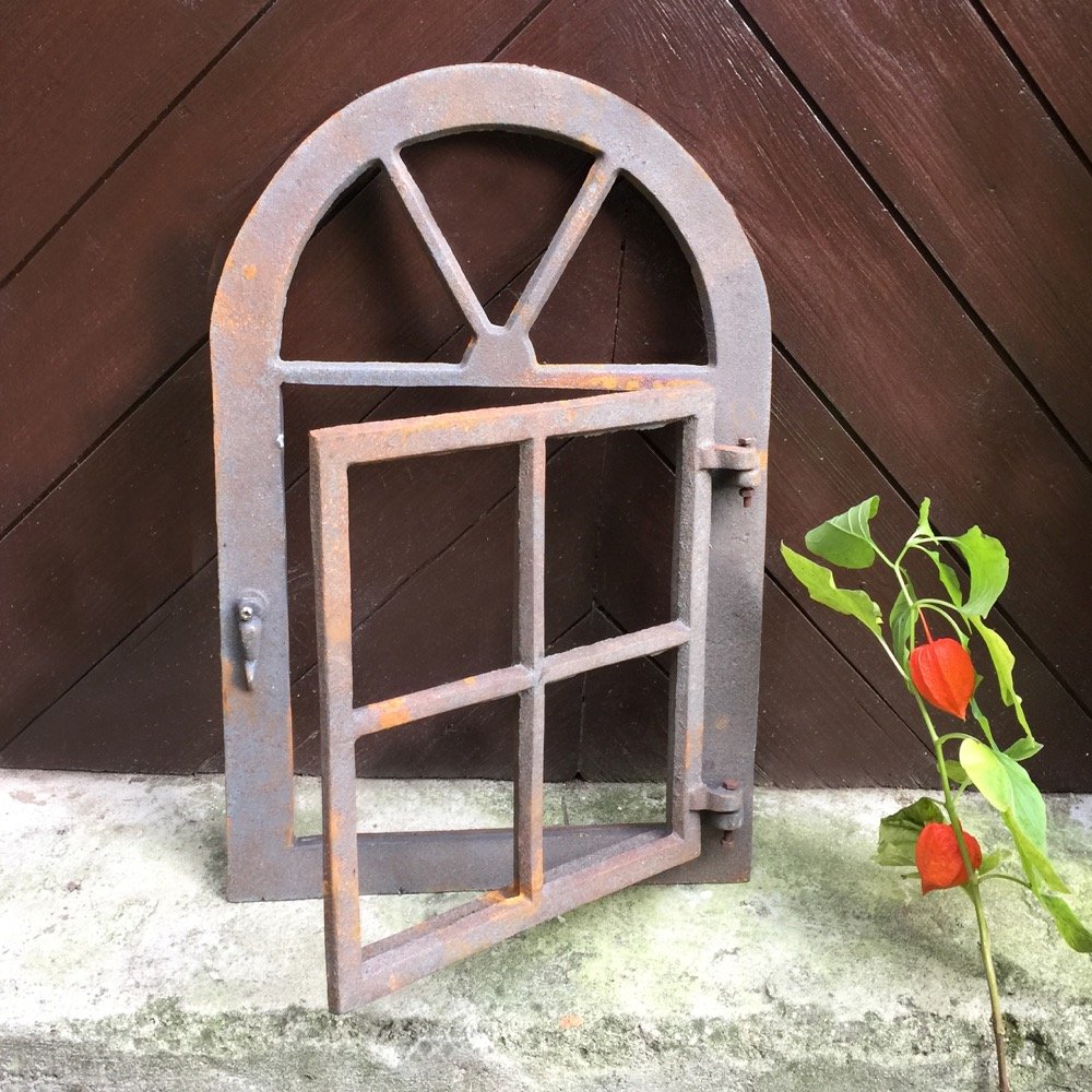 Antikas | Stallfenster zum Öffnen | 57,5 cm x 39,5 cm | Gusseisen Fenster in antik-ländlichem Design