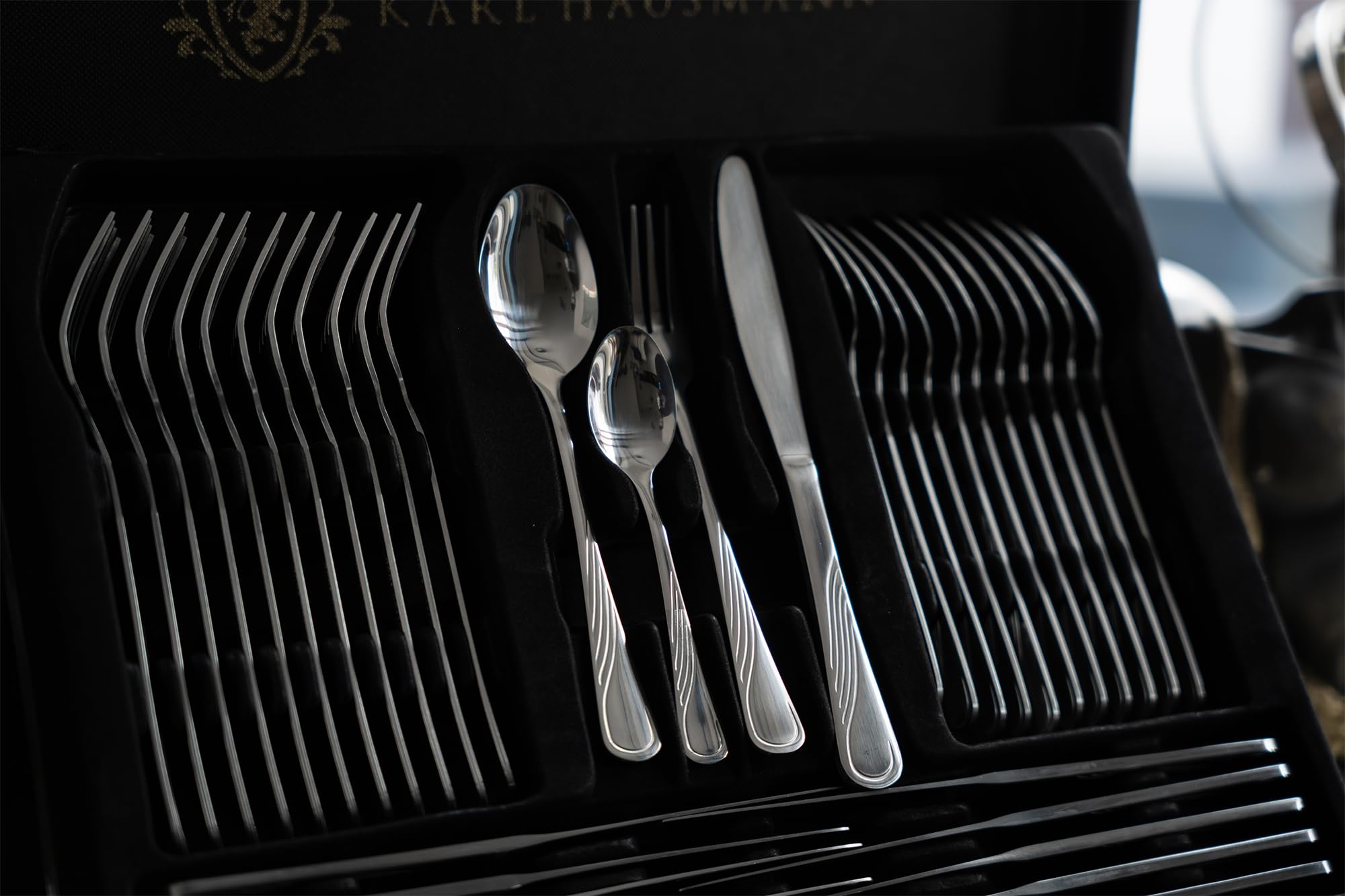 KARL HAUSMANN Cubertería 12 Personas, 72 Piezas Acero Inoxidable 18/0 con Maletín - Juego de Cubiertos con Cuchillos Tenedores Cucharas + Utensilios de Servicio, Pulido Brillante, Apto Lavavajillas