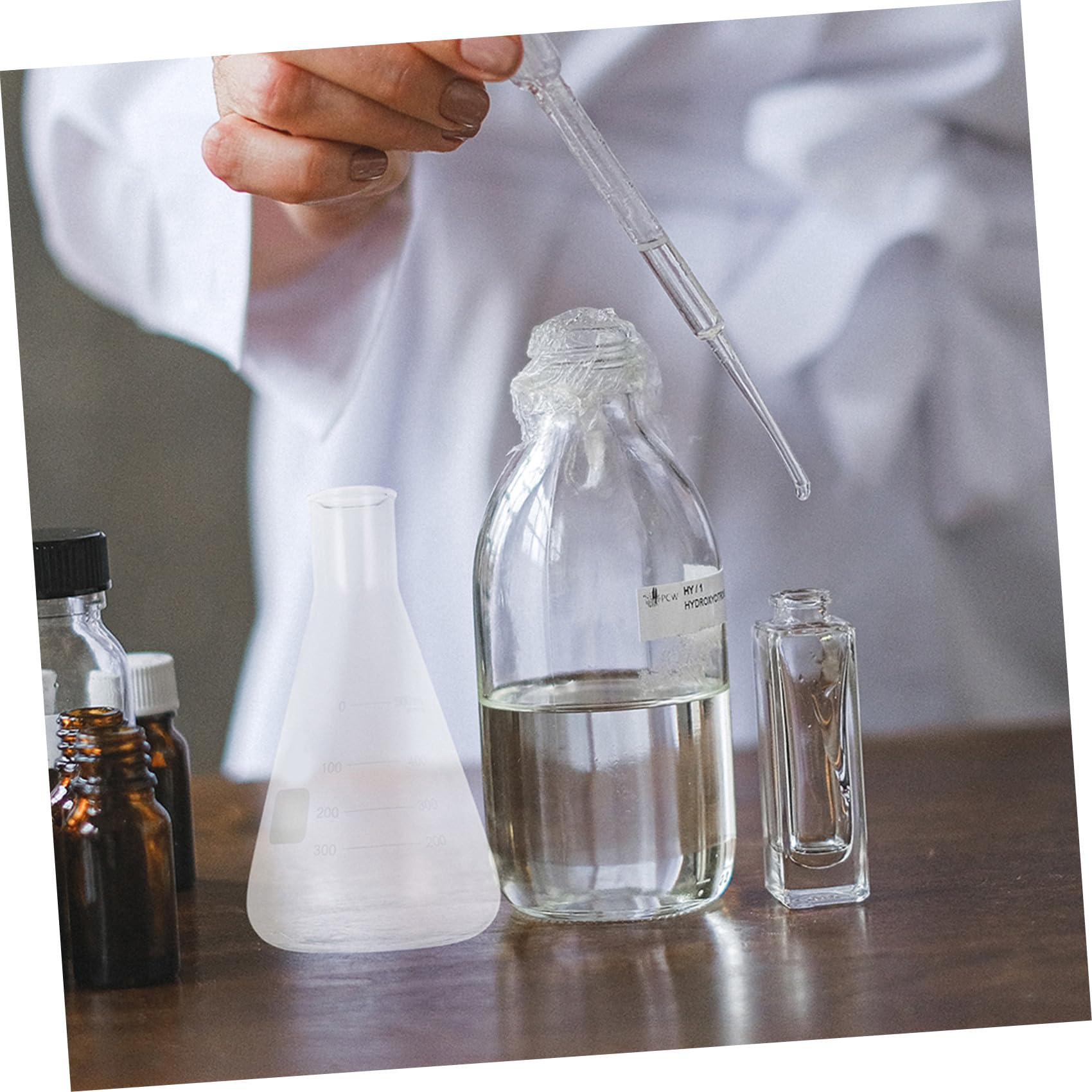 Didiseaon Matraces Erlenmeyer Fondo Plano de Vidrio Borosilicato Juego de 4 Capacidad Estándar y Diseño Cónico para Experimentos en Clase de Química