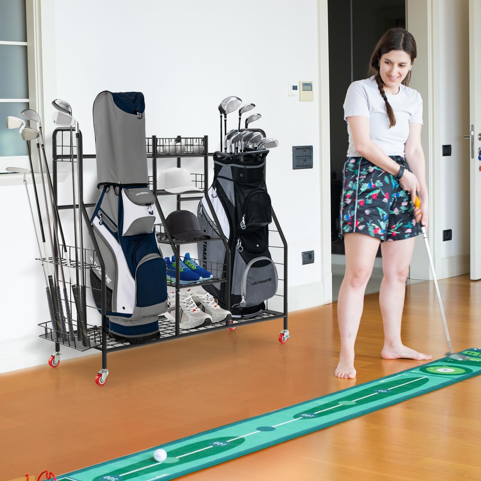 GYMAX Organiseur de Rangement pour Clubs de Golf avec 4 Roues Universelles, Rangement Clubs Golf en Métal pour Sac et Accessoires de Golf avec Étagères, 120,5x37,5x105 cm