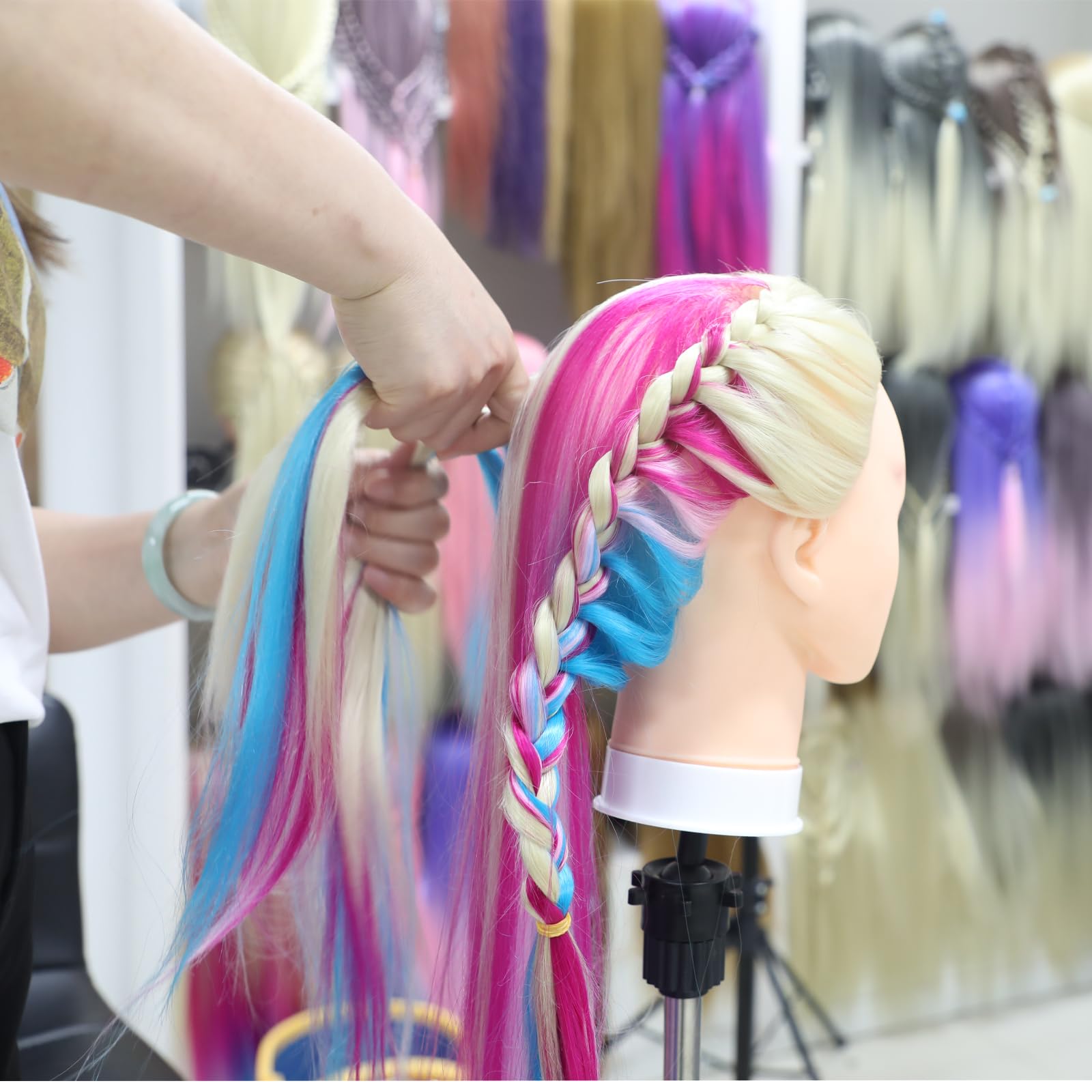 Testina Parrucchiere 28 Inch Capelli 100% Fibre Sintetiche con Morsetto Libero Arcobaleno