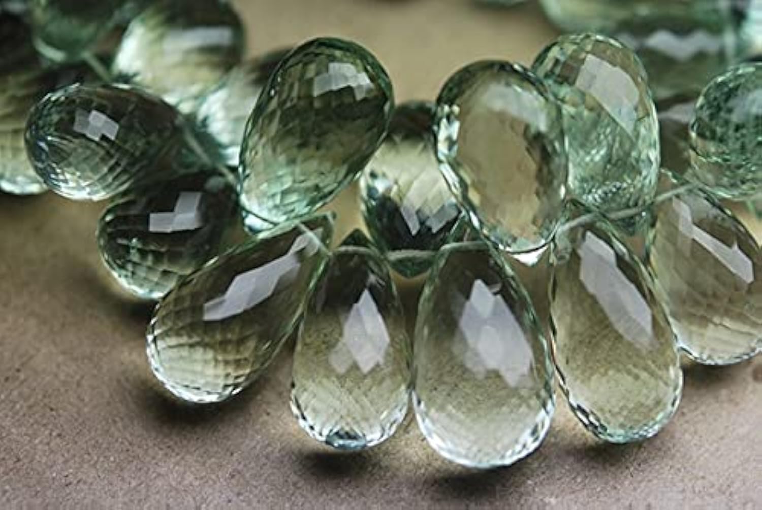 Améthyste verte briolettes 12-14mm : finissez les pierres cassantes