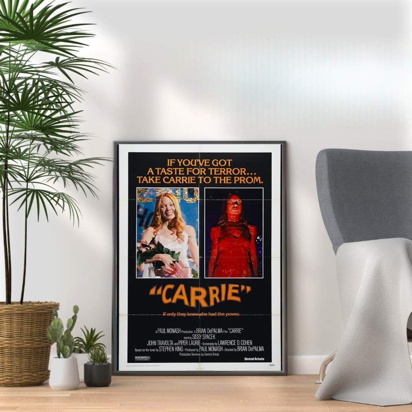 Horror Movie Poster Prints, Scary Film Wall Art, Halloween Decor, Horror Room & Home Cinema Wall Decor (CARRIE, A4 Black Framed)