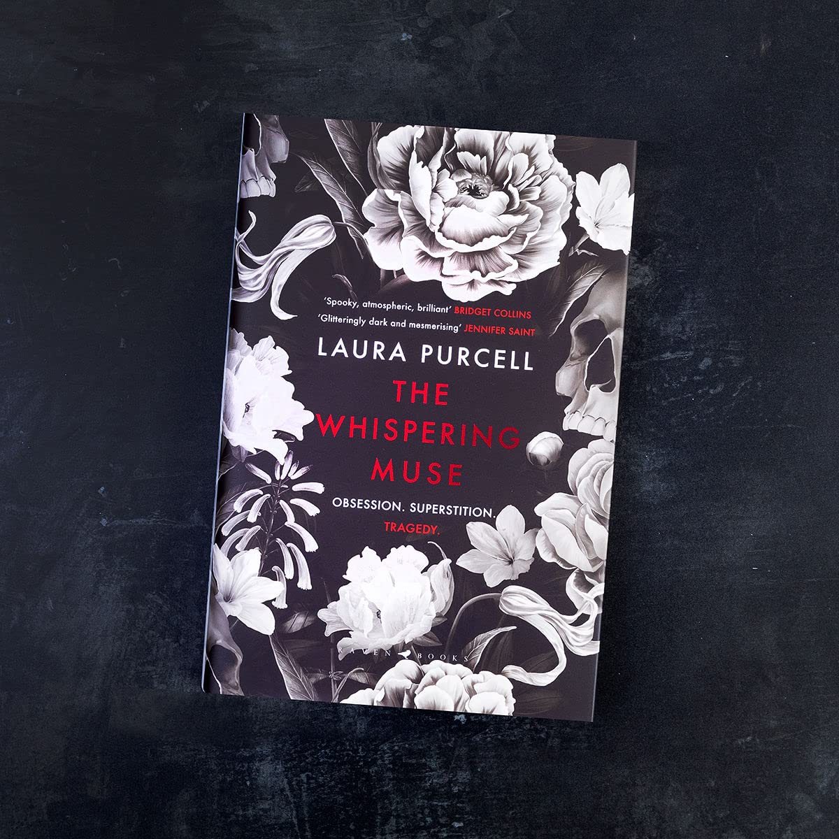 The Whispering Muse: The most spellbinding gothic novel of the year, packed with passion and suspense