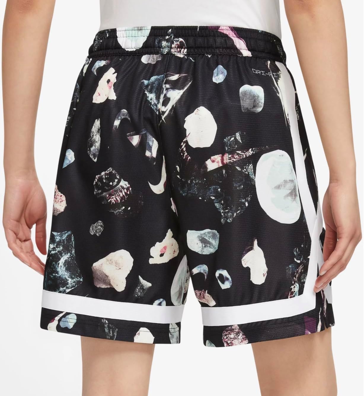 Nike Women's Fly Crossover Printed Basketball Shorts Reflective Large - Image 2