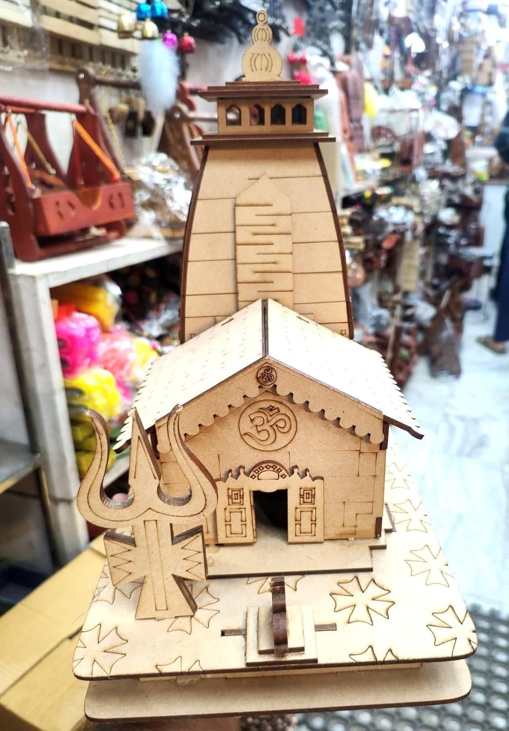 Temple de Kedarnath en bois 3D pour sublimer un autel de prière sans encombrement