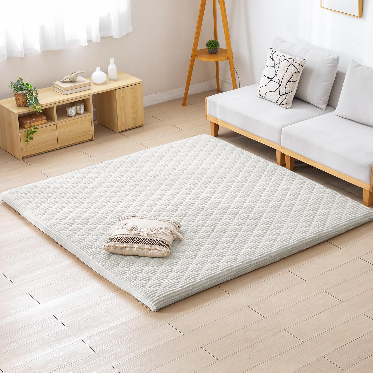 Amazon | モダンデコ 超極厚ラグ 高反発 フランネル 厚さ5cm お昼寝