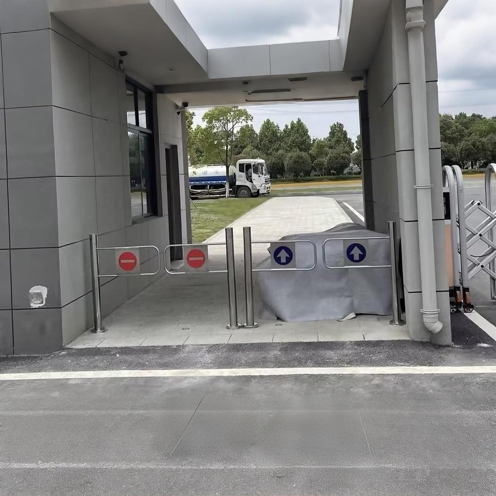 SteelGate 100 cm Brama skrzydłowa do magazynów i projektów dla lepszego i łatwego dostępu