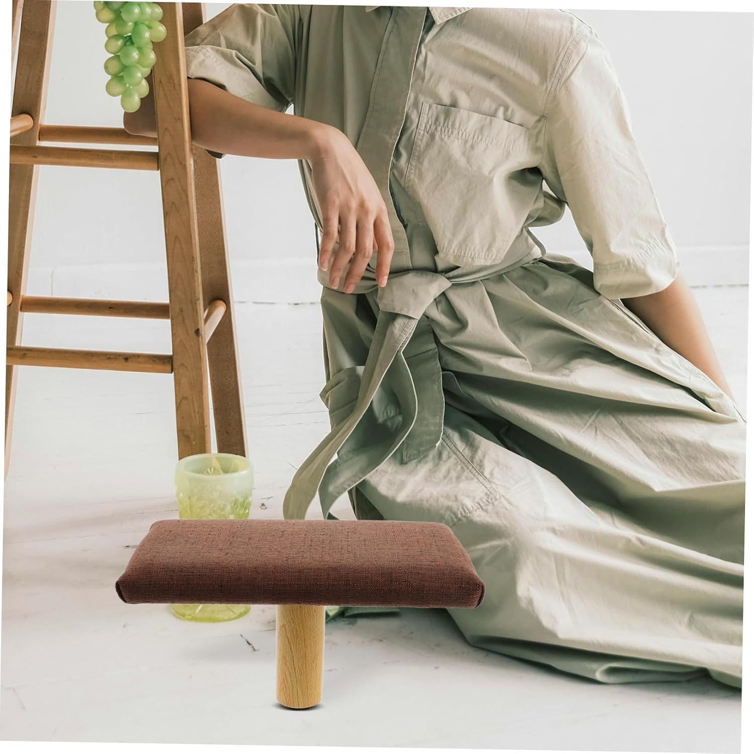 Abaodam Wooden Bench with Cushion Small Seiza Stool Portable Prayer Chair Under 150cm Height and Home Sitting