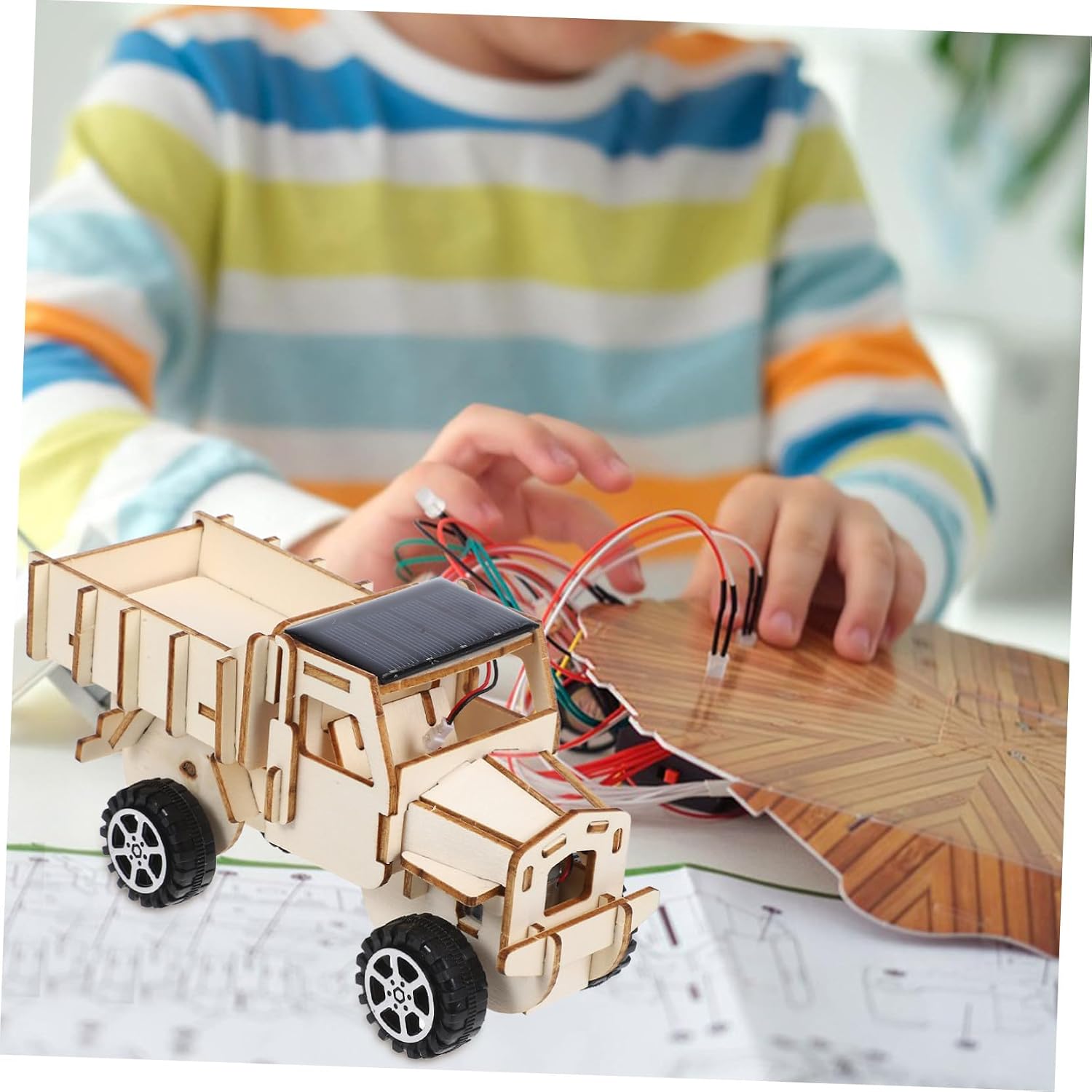 Solar-Powered Truck Model DIY Assembly Kit for Educational Stem Science for Building Solar Car Models Engineering Experiment and Learning Tool